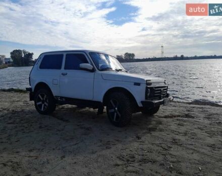 ВАЗ 21214 2003 у Березань на Automoto.ua Білий ВАЗ 21214, об'ємом двигуна 1.7 л та пробігом 55 тис. км за 2600 $, фото 5 на Automoto.ua