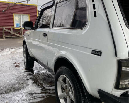 Белый ВАЗ 21214, объемом двигателя 1.7 л и пробегом 87 тыс. км за 6400 $, фото 3 на Automoto.ua