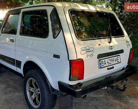 ВАЗ 21214 2006 в Захарьевка (Фрунзовка) на Automoto.ua Белый ВАЗ 21214, объемом двигателя 1.7 л и пробегом 200 тыс. км за 3500 $, фото 2 на Automoto.ua