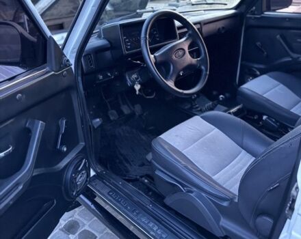 Білий ВАЗ 21214, об'ємом двигуна 1.7 л та пробігом 187 тис. км за 3650 $, фото 15 на Automoto.ua