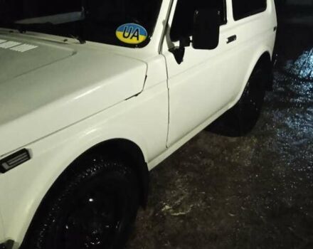 Белый ВАЗ 21214, объемом двигателя 1.7 л и пробегом 280 тыс. км за 2700 $, фото 3 на Automoto.ua