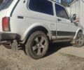 Белый ВАЗ 21214, объемом двигателя 1.7 л и пробегом 182 тыс. км за 3300 $, фото 1 на Automoto.ua