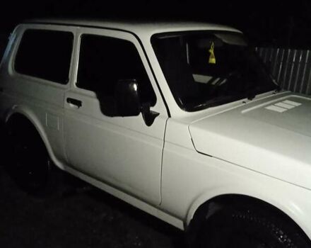 Белый ВАЗ 21214, объемом двигателя 1.7 л и пробегом 280 тыс. км за 2700 $, фото 1 на Automoto.ua