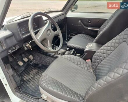 Білий ВАЗ 21214, об'ємом двигуна 1.7 л та пробігом 100 тис. км за 6500 $, фото 2 на Automoto.ua