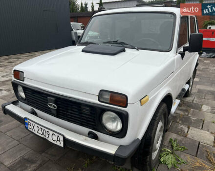 Білий ВАЗ 21214, об'ємом двигуна 1.7 л та пробігом 200 тис. км за 3200 $, фото 1 на Automoto.ua