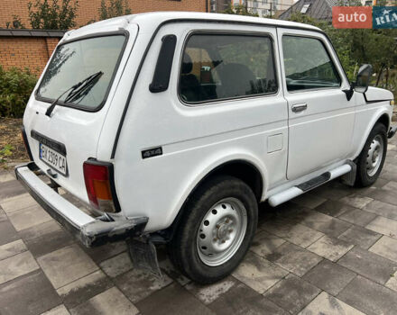 Білий ВАЗ 21214, об'ємом двигуна 1.7 л та пробігом 200 тис. км за 3200 $, фото 2 на Automoto.ua