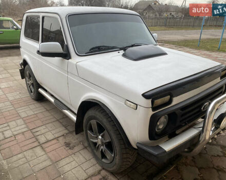 Білий ВАЗ 21214, об'ємом двигуна 1.69 л та пробігом 160 тис. км за 3900 $, фото 1 на Automoto.ua