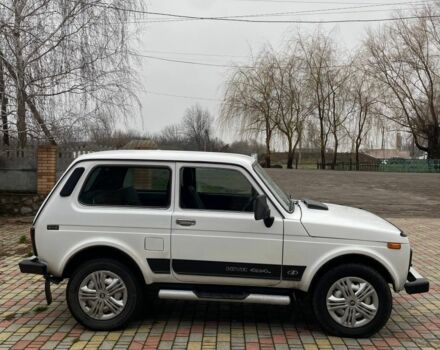 Білий ВАЗ 21214, об'ємом двигуна 1.7 л та пробігом 95 тис. км за 3700 $, фото 3 на Automoto.ua