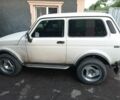 Белый ВАЗ 21214, объемом двигателя 1 л и пробегом 150 тыс. км за 2200 $, фото 1 на Automoto.ua
