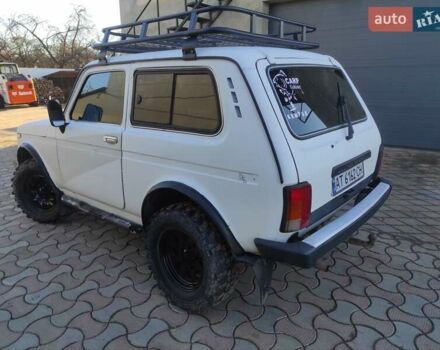 Білий ВАЗ 21214, об'ємом двигуна 1.7 л та пробігом 100 тис. км за 3100 $, фото 2 на Automoto.ua