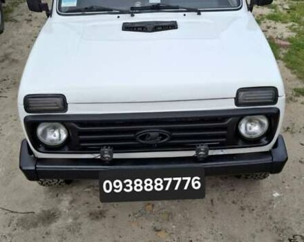 Білий ВАЗ 21214, об'ємом двигуна 1.7 л та пробігом 214 тис. км за 3200 $, фото 1 на Automoto.ua