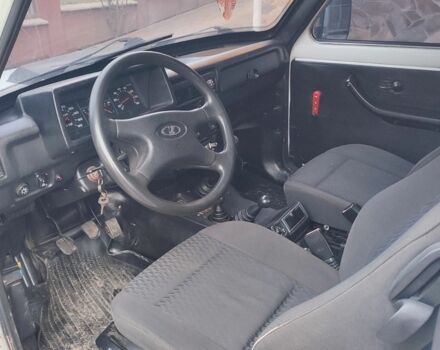 Білий ВАЗ 21214, об'ємом двигуна 1.7 л та пробігом 180 тис. км за 3500 $, фото 7 на Automoto.ua