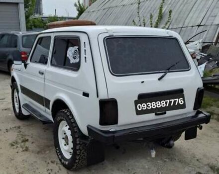 Білий ВАЗ 21214, об'ємом двигуна 1.7 л та пробігом 214 тис. км за 3200 $, фото 5 на Automoto.ua