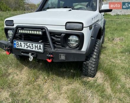 Белый ВАЗ 21214, объемом двигателя 1.9 л и пробегом 38 тыс. км за 8888 $, фото 10 на Automoto.ua