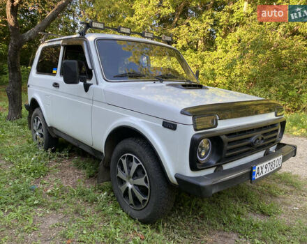 Белый ВАЗ 21214, объемом двигателя 1.7 л и пробегом 263 тыс. км за 3700 $, фото 3 на Automoto.ua