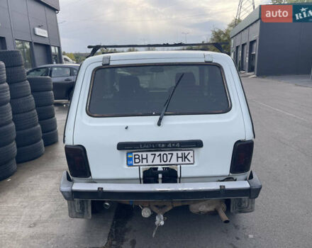 Белый ВАЗ 21214, объемом двигателя 1.69 л и пробегом 168 тыс. км за 3100 $, фото 2 на Automoto.ua