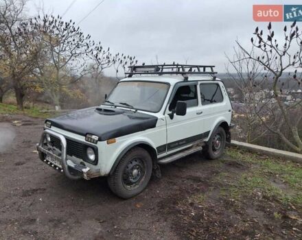 Білий ВАЗ 21214, об'ємом двигуна 1.69 л та пробігом 180 тис. км за 3400 $, фото 4 на Automoto.ua