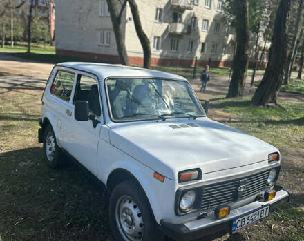 Белый ВАЗ 21214, объемом двигателя 1.69 л и пробегом 96 тыс. км за 2899 $, фото 1 на Automoto.ua