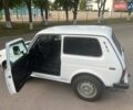 Белый ВАЗ 21214, объемом двигателя 1.69 л и пробегом 170 тыс. км за 3800 $, фото 2 на Automoto.ua