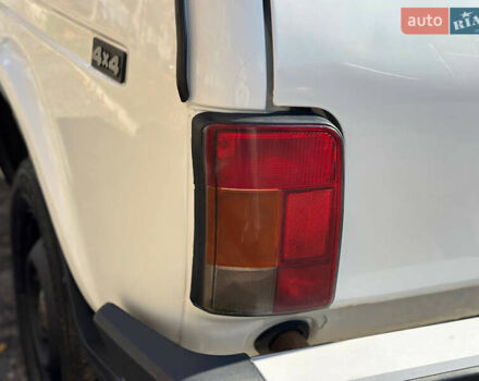 ВАЗ 21214 2011 у Дніпро (Дніпропетровську) на Automoto.ua Білий ВАЗ 21214, об'ємом двигуна 1.7 л та пробігом 295 тис. км за 3599 $, фото 21 на Automoto.ua