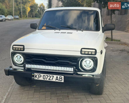 Білий ВАЗ 21214, об'ємом двигуна 1.7 л та пробігом 160 тис. км за 3999 $, фото 25 на Automoto.ua