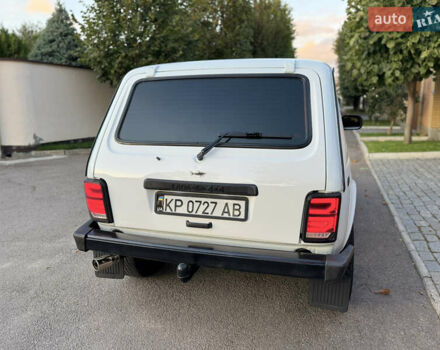Білий ВАЗ 21214, об'ємом двигуна 1.7 л та пробігом 160 тис. км за 3999 $, фото 5 на Automoto.ua