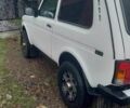 Белый ВАЗ 21214, объемом двигателя 1.7 л и пробегом 151 тыс. км за 3900 $, фото 5 на Automoto.ua
