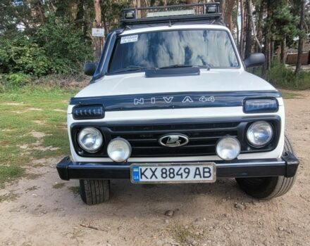 Белый ВАЗ 21214, объемом двигателя 1.7 л и пробегом 181 тыс. км за 4000 $, фото 2 на Automoto.ua