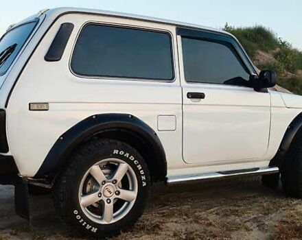 ВАЗ 21214 2011 в Харькове на Automoto.ua Белый ВАЗ 21214, объемом двигателя 1.69 л и пробегом 190 тыс. км за 6800 $, фото 3 на Automoto.ua