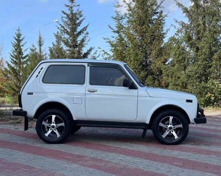Белый ВАЗ 21214, объемом двигателя 1.7 л и пробегом 218 тыс. км за 4500 $, фото 5 на Automoto.ua