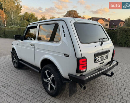 Білий ВАЗ 21214, об'ємом двигуна 1.7 л та пробігом 160 тис. км за 3999 $, фото 12 на Automoto.ua