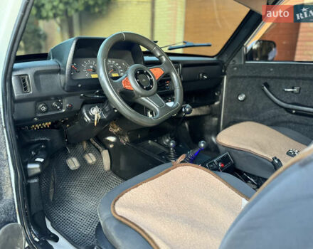 Білий ВАЗ 21214, об'ємом двигуна 1.7 л та пробігом 160 тис. км за 3999 $, фото 3 на Automoto.ua