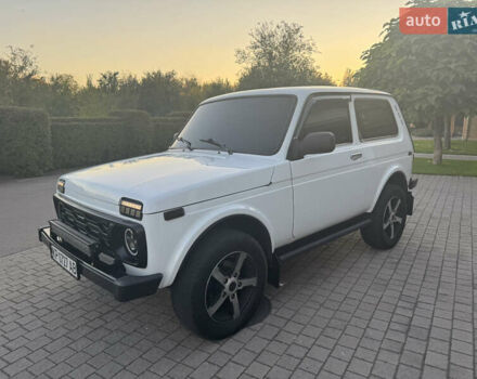 Білий ВАЗ 21214, об'ємом двигуна 1.7 л та пробігом 160 тис. км за 3999 $, фото 9 на Automoto.ua
