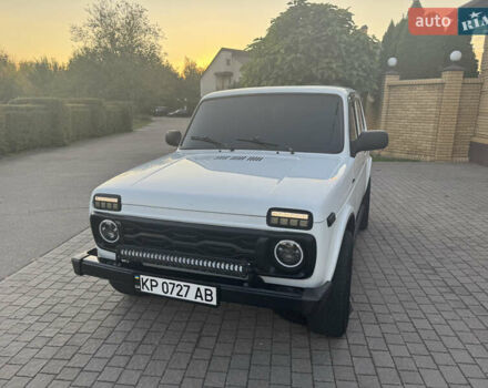 Білий ВАЗ 21214, об'ємом двигуна 1.7 л та пробігом 160 тис. км за 3999 $, фото 11 на Automoto.ua