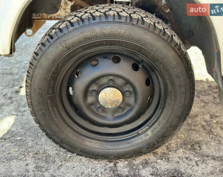 Белый ВАЗ 21214, объемом двигателя 1.7 л и пробегом 295 тыс. км за 3599 $, фото 26 на Automoto.ua