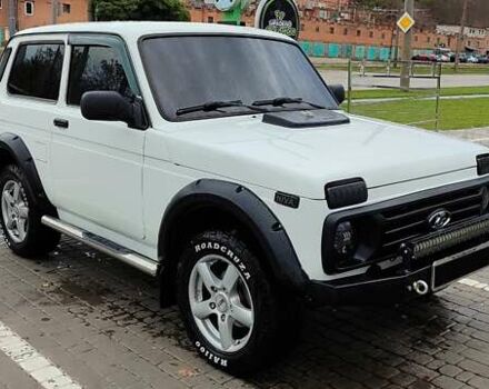 ВАЗ 21214 2011 в Харькове на Automoto.ua Белый ВАЗ 21214, объемом двигателя 1.69 л и пробегом 197 тыс. км за 5500 $, фото 9 на Automoto.ua