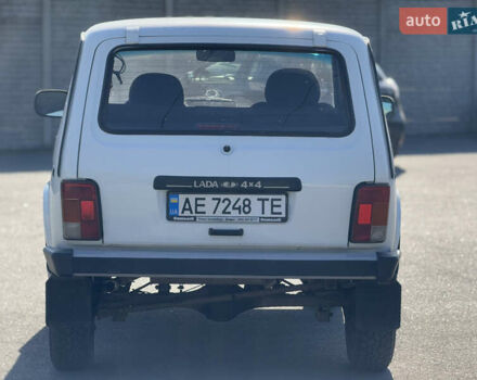 ВАЗ 21214 2011 в Днепре (Днепропетровске) на Automoto.ua Белый ВАЗ 21214, объемом двигателя 1.69 л и пробегом 295 тыс. км за 3599 $, фото 3 на Automoto.ua