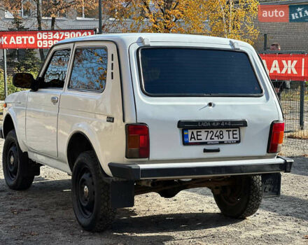Белый ВАЗ 21214, объемом двигателя 1.7 л и пробегом 295 тыс. км за 3599 $, фото 3 на Automoto.ua