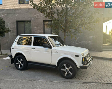 Білий ВАЗ 21214, об'ємом двигуна 1.7 л та пробігом 160 тис. км за 3999 $, фото 20 на Automoto.ua