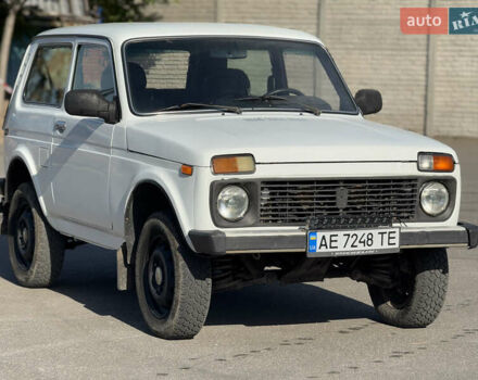 ВАЗ 21214 2011 в Днепре (Днепропетровске) на Automoto.ua Белый ВАЗ 21214, объемом двигателя 1.69 л и пробегом 295 тыс. км за 3599 $, фото 6 на Automoto.ua