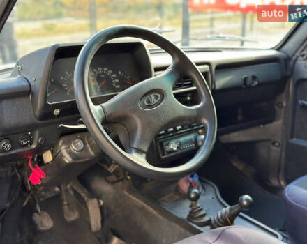 Белый ВАЗ 21214, объемом двигателя 1.7 л и пробегом 295 тыс. км за 3599 $, фото 8 на Automoto.ua