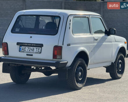 ВАЗ 21214 2011 в Днепре (Днепропетровске) на Automoto.ua Белый ВАЗ 21214, объемом двигателя 1.69 л и пробегом 295 тыс. км за 3599 $, фото 4 на Automoto.ua