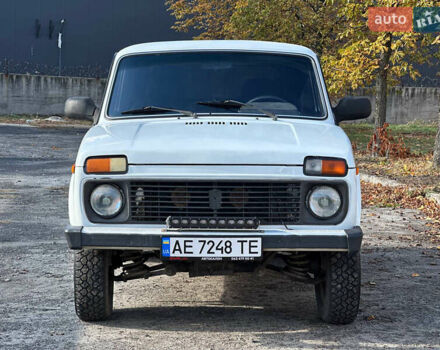 ВАЗ 21214 2011 у Дніпро (Дніпропетровську) на Automoto.ua Білий ВАЗ 21214, об'ємом двигуна 1.7 л та пробігом 295 тис. км за 3599 $, фото 1 на Automoto.ua