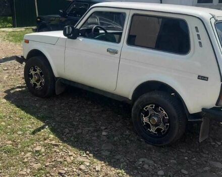 Белый ВАЗ 21214, объемом двигателя 1.7 л и пробегом 151 тыс. км за 3900 $, фото 1 на Automoto.ua