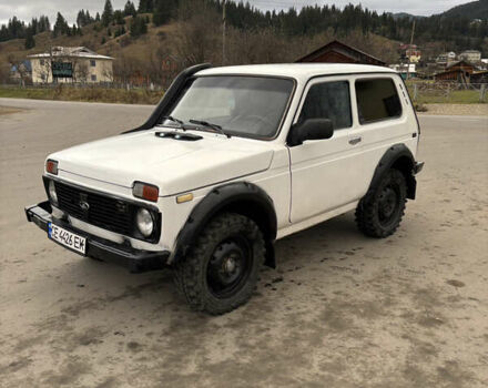 Белый ВАЗ 21214, объемом двигателя 1.7 л и пробегом 250 тыс. км за 4200 $, фото 2 на Automoto.ua