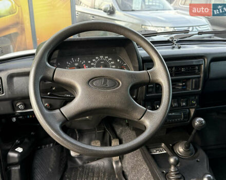 Белый ВАЗ 21214, объемом двигателя 1.7 л и пробегом 113 тыс. км за 4999 $, фото 36 на Automoto.ua