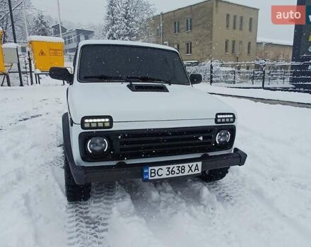 Белый ВАЗ 21214, объемом двигателя 1.69 л и пробегом 113 тыс. км за 4999 $, фото 24 на Automoto.ua