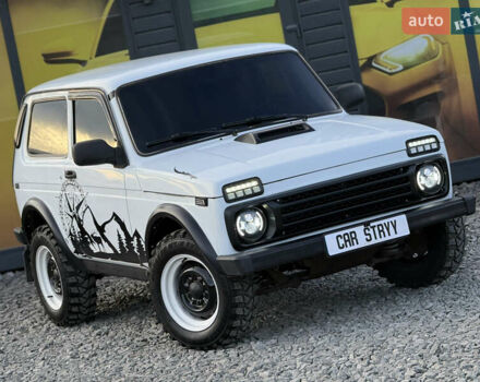 Белый ВАЗ 21214, объемом двигателя 1.7 л и пробегом 113 тыс. км за 4999 $, фото 5 на Automoto.ua