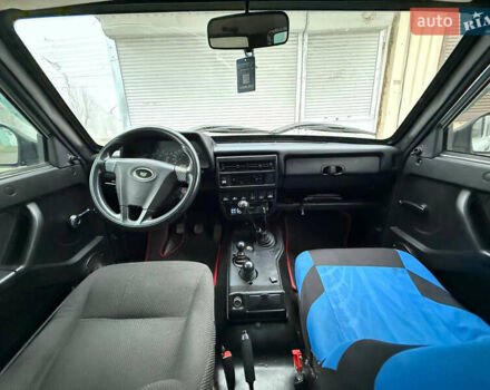 Белый ВАЗ 21214, объемом двигателя 1.7 л и пробегом 87 тыс. км за 6300 $, фото 5 на Automoto.ua