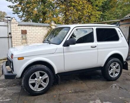 ВАЗ 21214 2012 в Харькове на Automoto.ua Белый ВАЗ 21214, объемом двигателя 1.7 л и пробегом 120 тыс. км за 5600 $, фото 6 на Automoto.ua